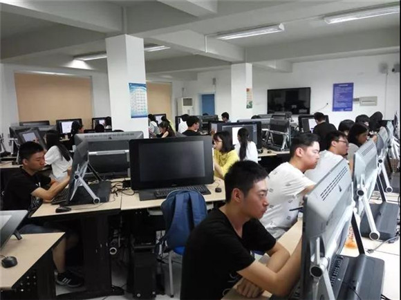 上海市信息管理學(xué)校2019年招生專業(yè)概覽 信息技術(shù)專業(yè)群